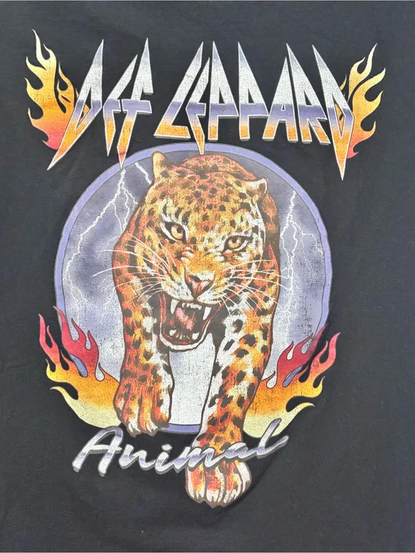 DEF LEPPARD Animal Graphic Short Sleeve Tee S 17.5” p2p Black EUC - Image 4