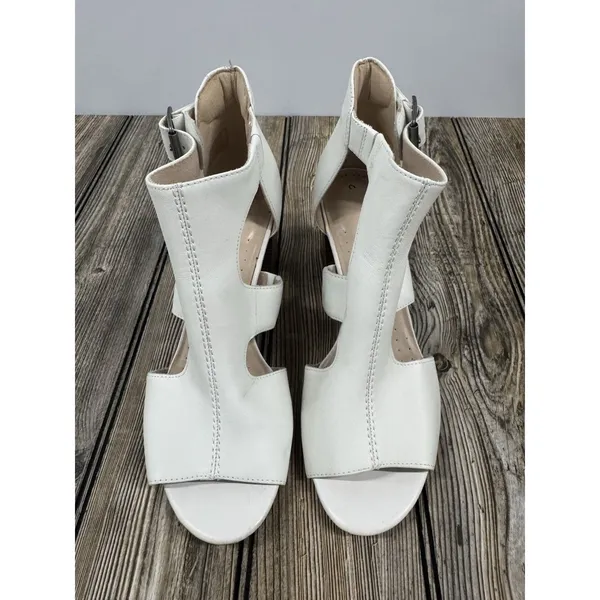Clarks Womens 8.5M Deva Heidi White Leather Ankle Strap Heels Sandals Boho - Image 3