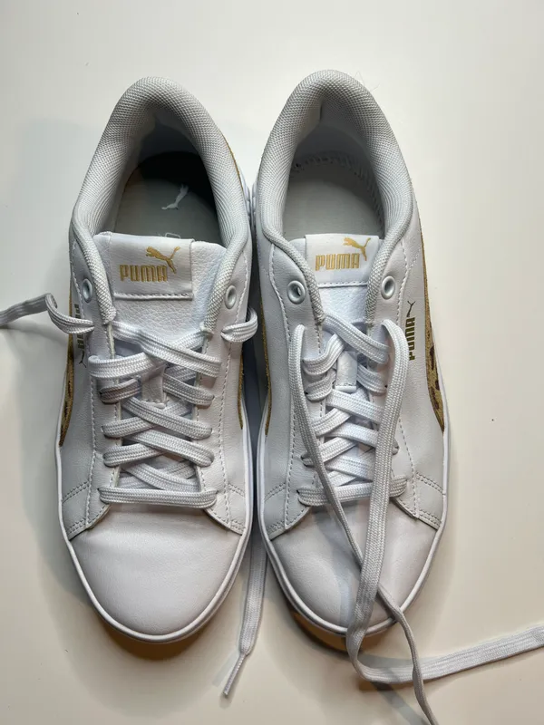 Puma Smash Platform V2 WMNS Size 8.5 Sneakers - Image 2
