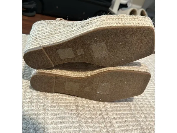 Journee Collection Surria Platform Wedge Sandals - Image 9
