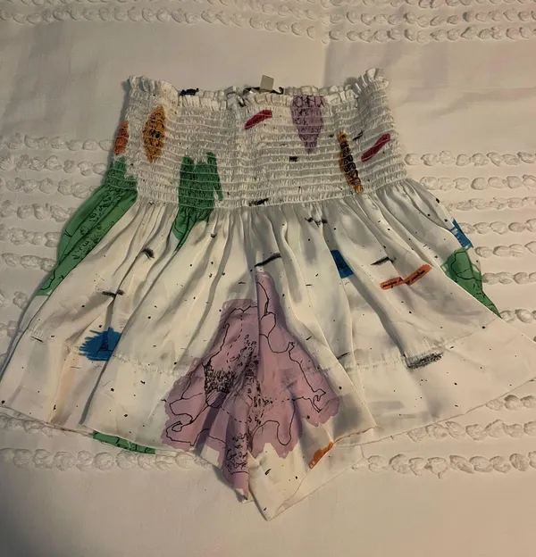 Shorts Size Small - Image 2
