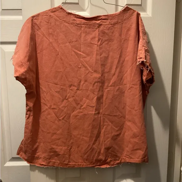 Easel Women's Short Sleeve Top in Coral - Image 2