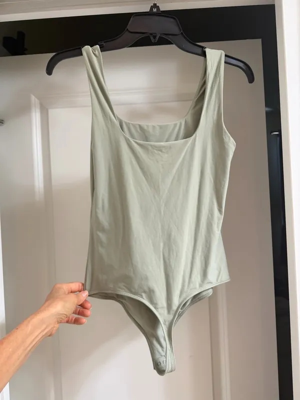 Abercrombie body suit small - Image 9