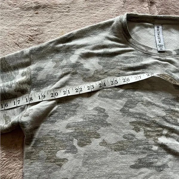 Athleta Balance Light Gray Camo Pullover Sweatshirt Size‎ XS - Image 3