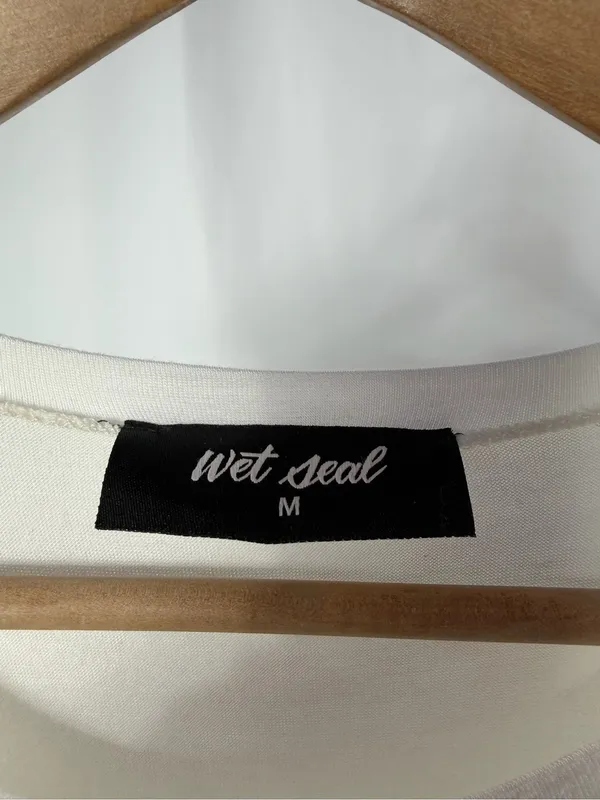 Wet‎ Seal Sleeveless Side Slit Shear Long Top in Off White Size Medium - Image 2