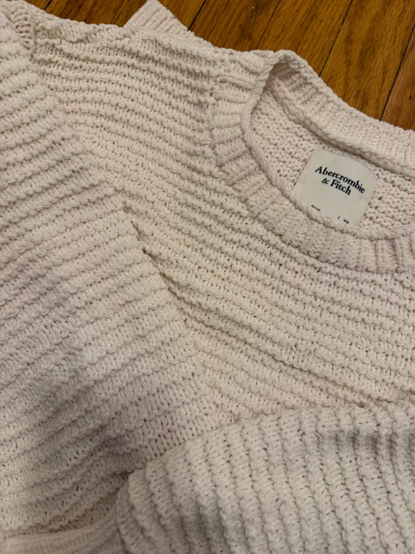 Abercrombie White Sweater - Image 4