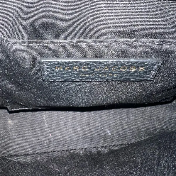 Marc Jacobs Black and Gold Crossbody Bag - Image 4