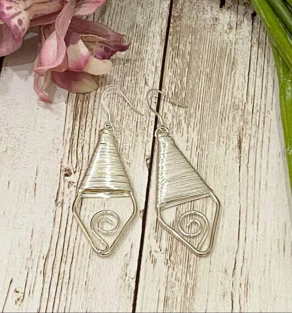 Silver tone Wire Wrapped Earrings - Image 5