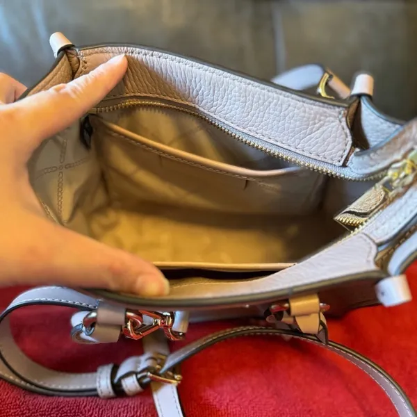 Michael Kors Elegant Tan Leather Handbag - Image 3
