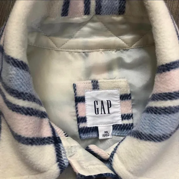Gap Plaid Flannel Jacket and Scarf Duo - Image 7