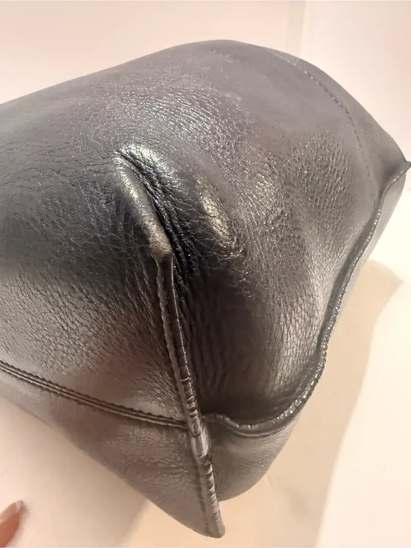 Fendi Dark Navy Leather Tote with Hanging Tag - Image 9