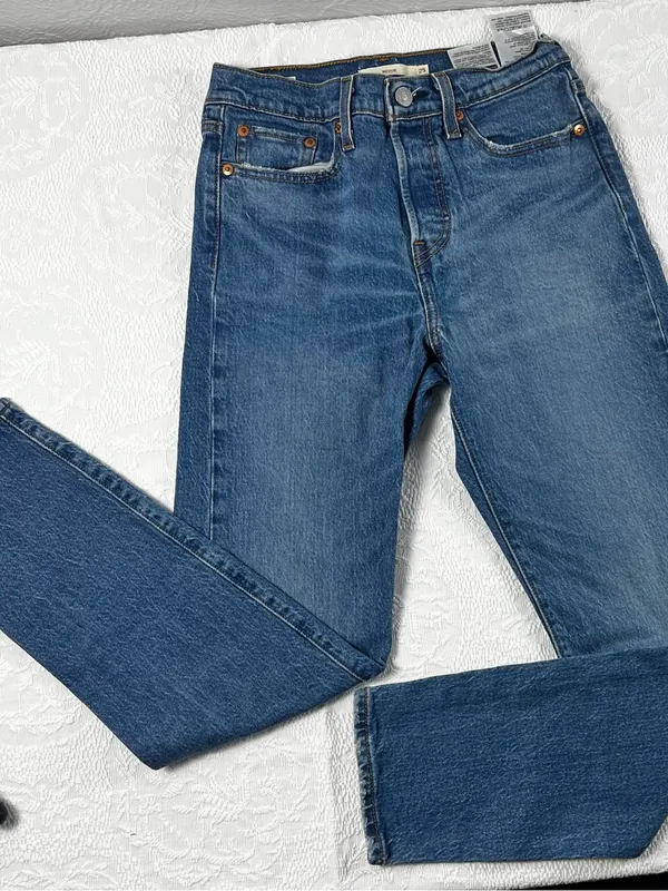 Levi's Wedgie High Rise Jeans - Blue Wash - Image 3