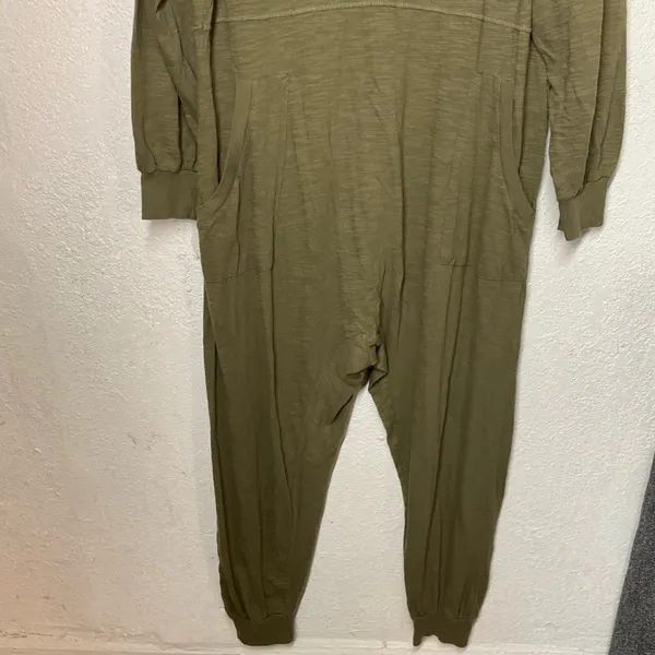 Natural Life Johnnie Plunge Jumpsuit Olive Green V Neck Slouchy Harem Lounge XS - Image 4