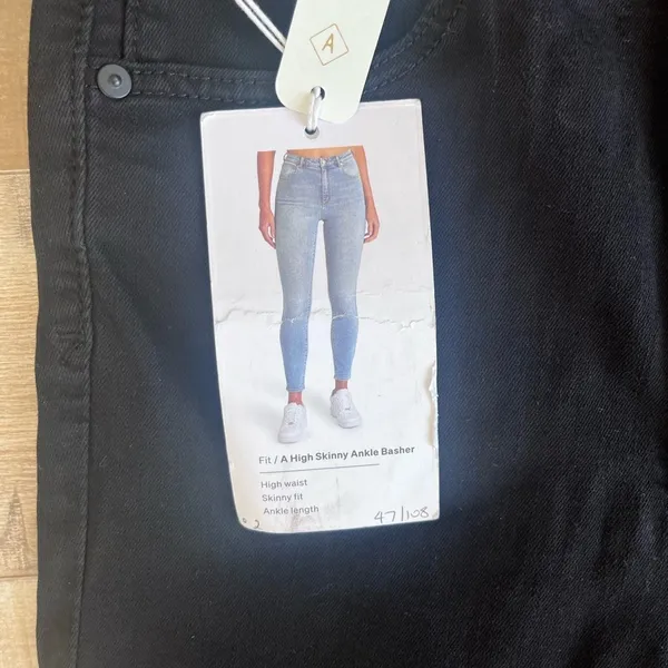 Abrand high waisted skinny jean size 26 - Image 5