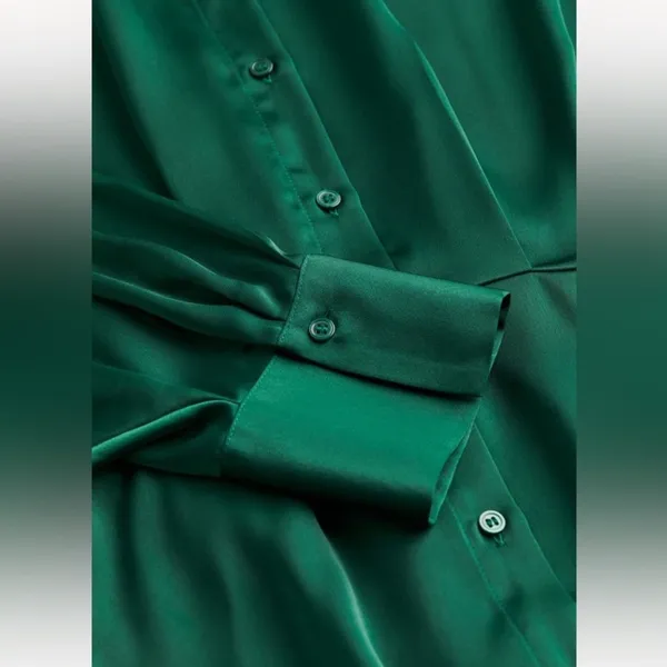$75 NWOT H&M long sleeve emerald green satin dress L - Image 5