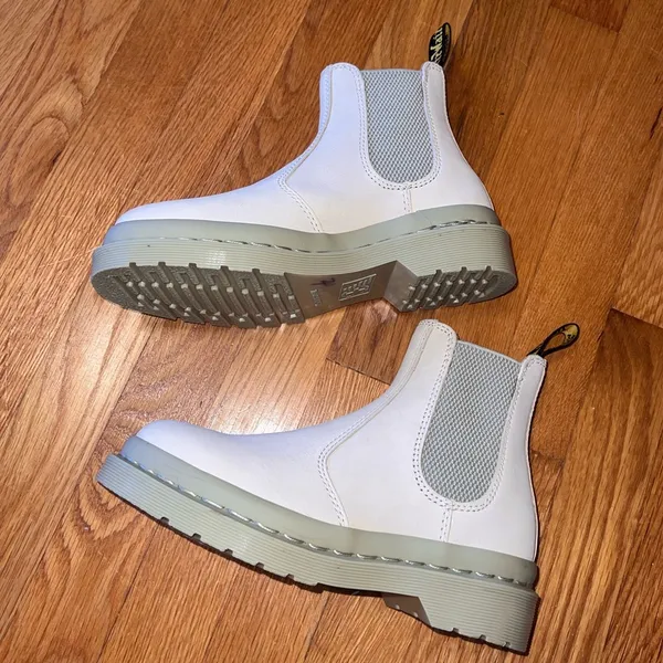 Dr Marten Chelsea boot - Image 4