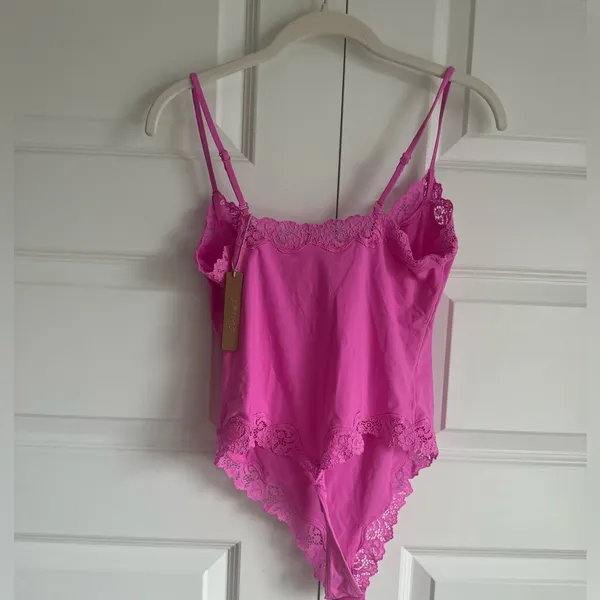 SKIMS Fits Everybody Lace Cami Bodysuit‎ | Neon Orchid- NWT - Image 5