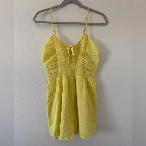 Aerie Yellow Smocked Keyhole Beachy Romantic Summer Yellow Romper size small - Image 4