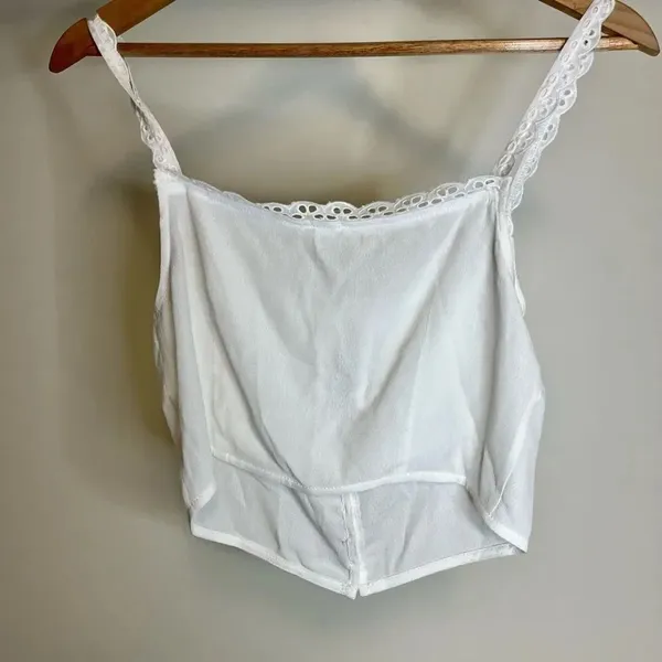 NWT Revolve Superdown crop with eyelet straps - small - Image 3