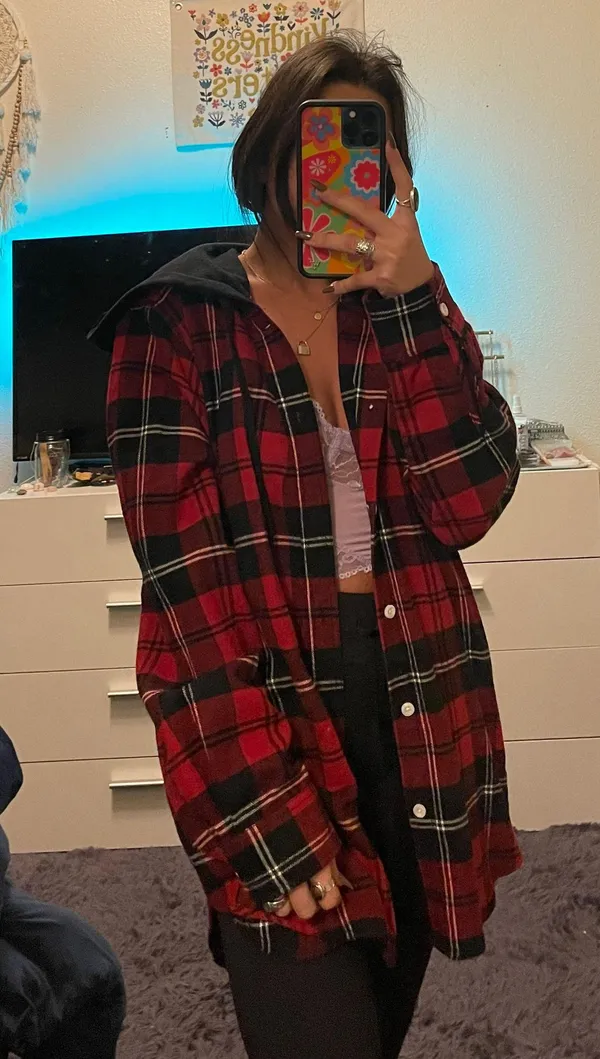 Black and Red Flannel Size M - Image 3