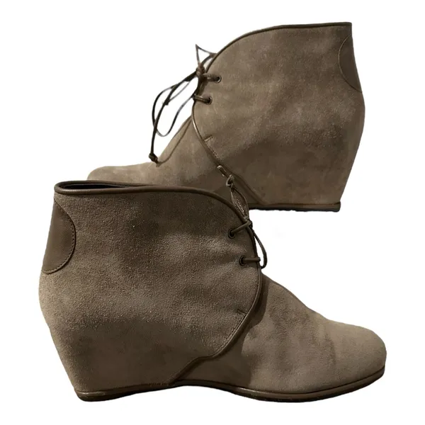 Stuart Weitzman Women's‎ Suede Taupe Kalahari Wedge Ankle Boots Size 10 Lace-Up - Image 2