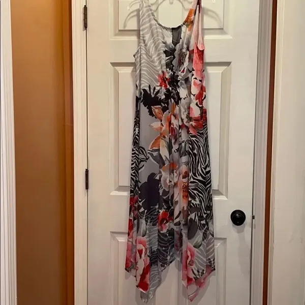 Soft Surroundings Seraphina Floral Maxi dress - Image 7