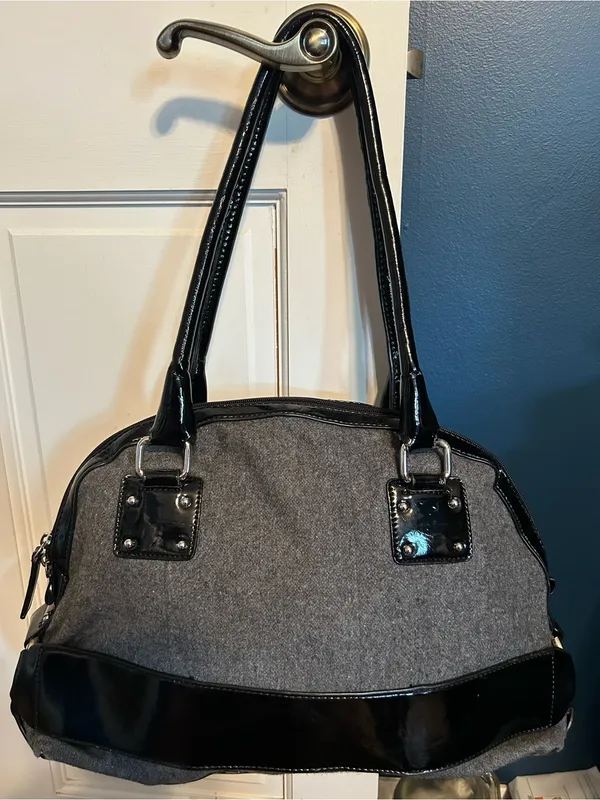 Grey and Black Women's Naturalizer brand Satchel Handbag - Image 4