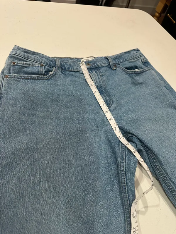 Abercrombie & Fitch The Baggy Low Rise Jeans Short Length - Image 4