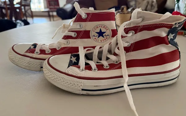 VINTAGE: Converse | Chuck Taylor All-Star high tops, Stars & Stripes. Size: 4.5/Men, 6.5/Women - Image 3