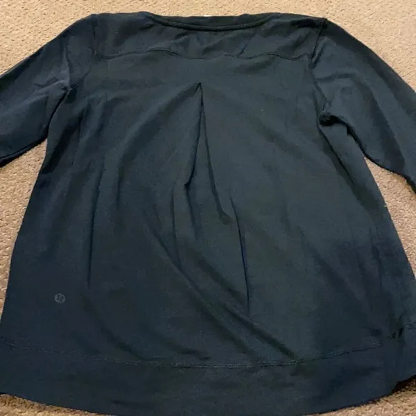 Lululemon Women’s Black Shorter Front Sweatshirt Black Size 6 - Image 9