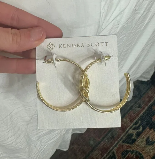 Kendra Scott Annie knot hoops - Image 3