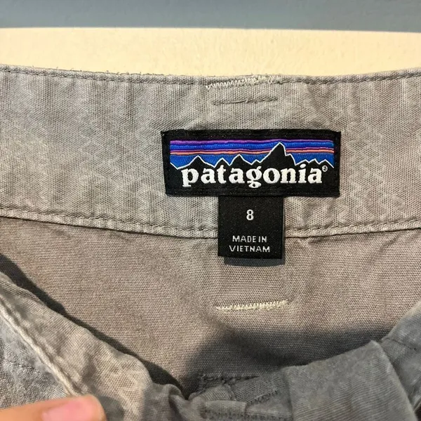 Patagonia W's Venga Rock Capris - Size 8 - Grey Climbing/Hiking Capri Pants - Image 4