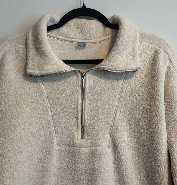 Old Navy Quarter Zip Size M - Image 3