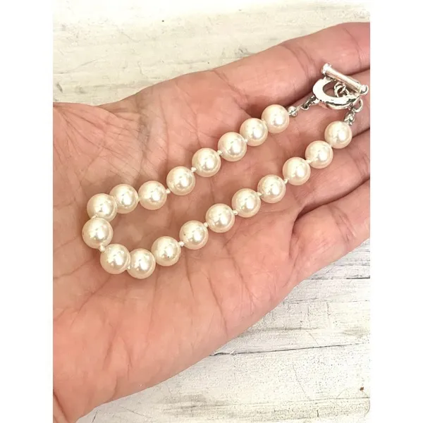 Carolee faux Pearl vintage bracelet - Image 2