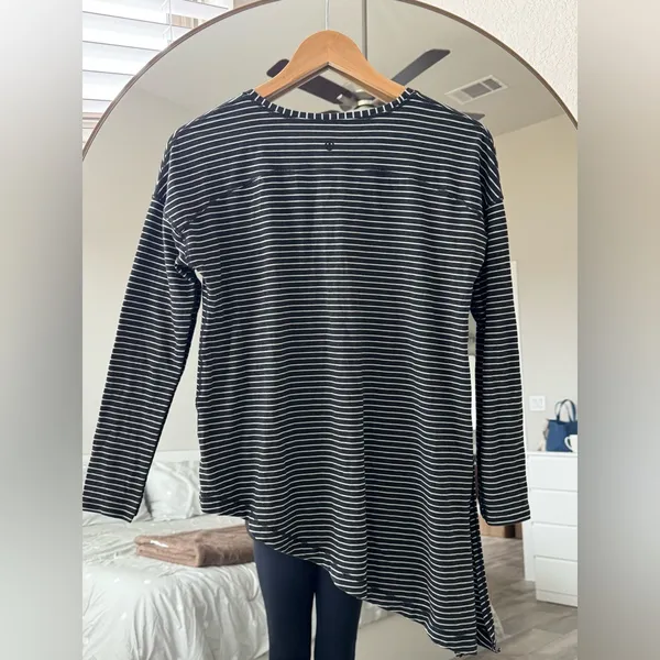 🛎️ Clearance Lululemon To The Point Long Sleeve Heathered Black & White Stripe - Image 7