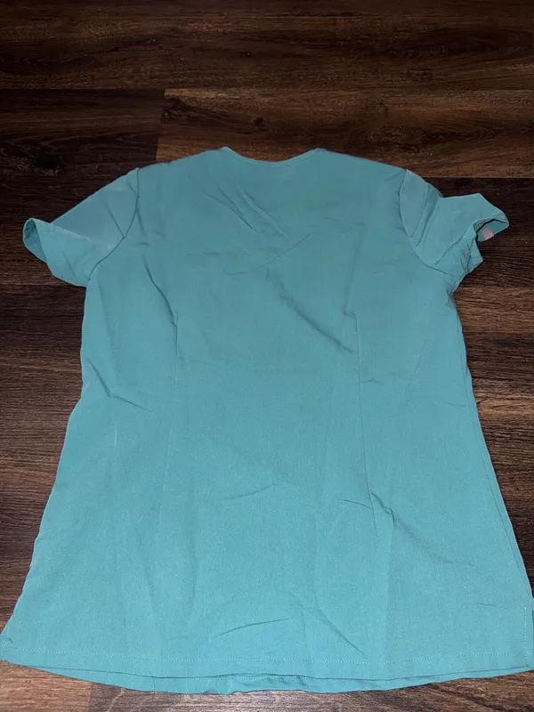 FIGS Scrub Top Women’s One-Pocket - Image 2