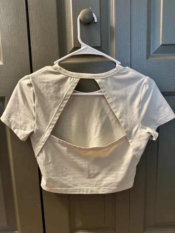 Alphalete cropped shirt - Image 3