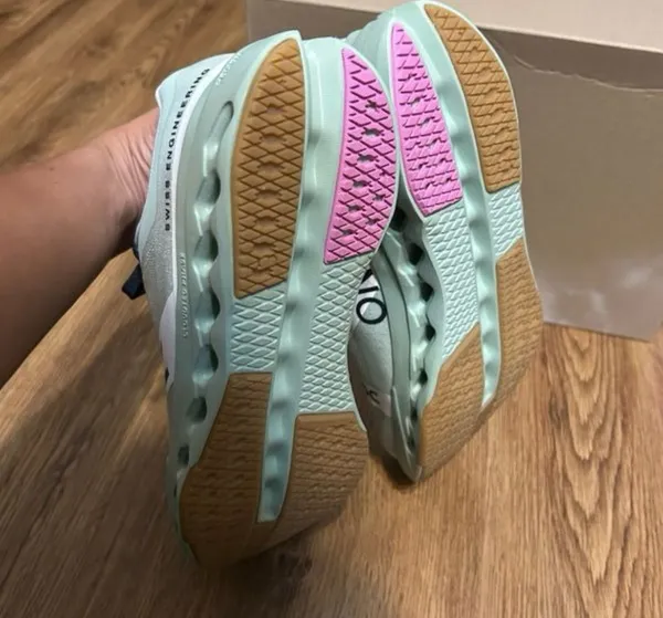 ON CLOUDSURFER athletic training running lace up shoes sneakers new - Image 4