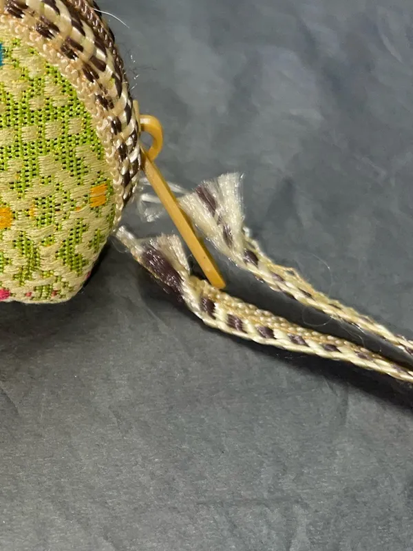 Handcrafted Green Embroidered Coin Purse - Women's Small Zipper Pouch - Image 2
