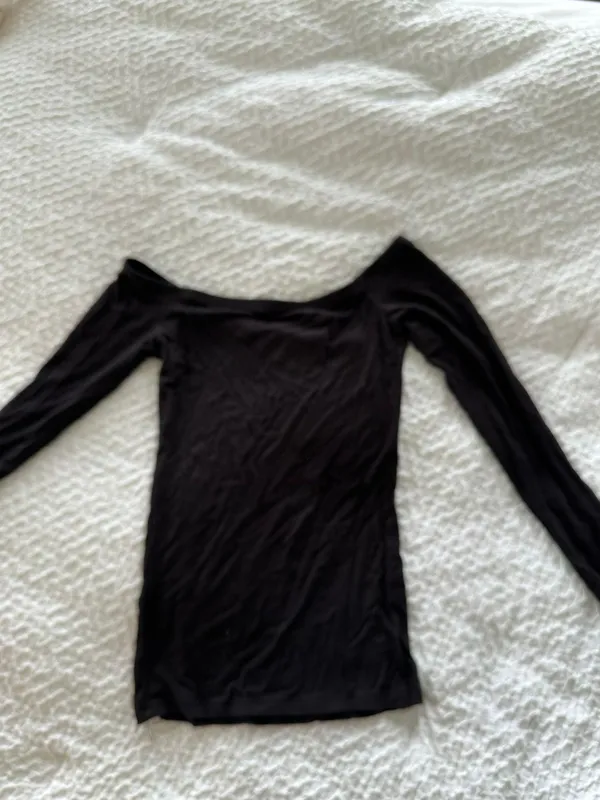 Hollister Slim Tee-Long Sleeve - Image 3
