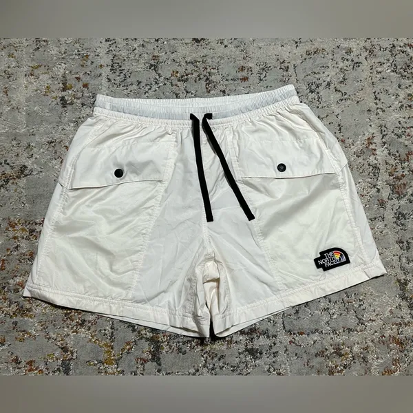 The North Face Women's Outline Outdoor Hiking Shorts size Small - Image 10