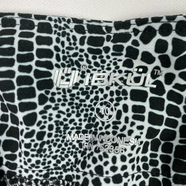 IBKUL Shorts Womens 10 Black White Croc Print Golf Walking Stretch Activewear - Image 4
