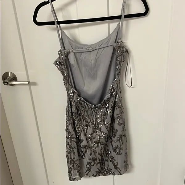 Elegant Silver Sequin mini Dress Gray Size M - Image 3