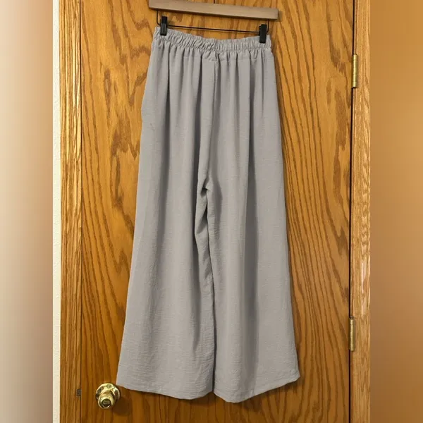 Sorella Wide Leg Light Gray Pants - NWT - Size S - Can fit larger - Image 2