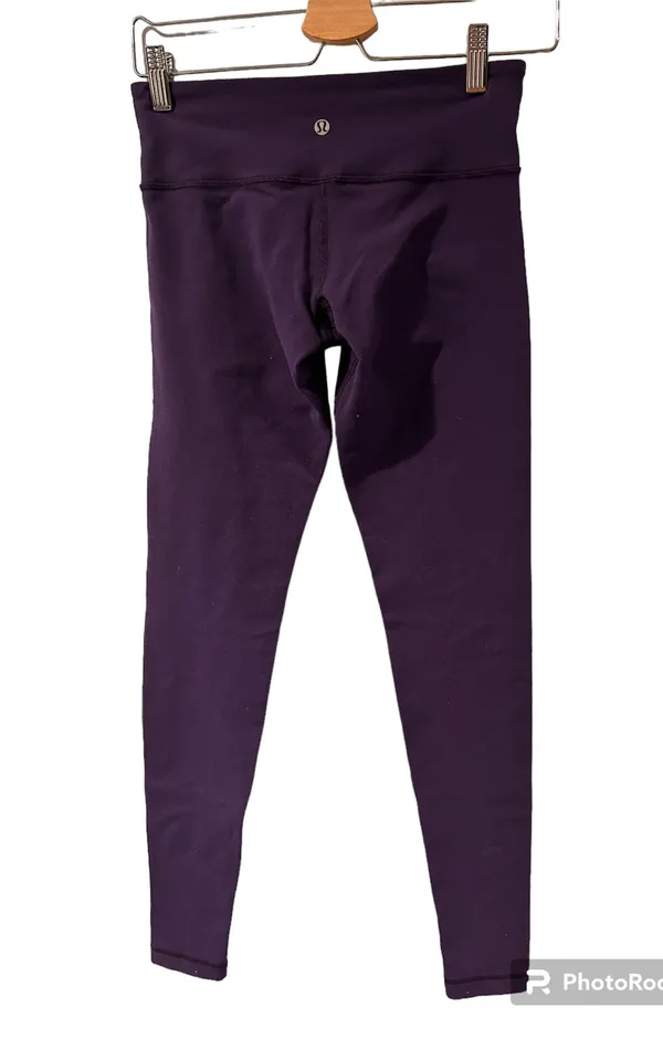 Lululemon Full Length 28” Leggings Women's size 6 Luon Thick material - Image 3