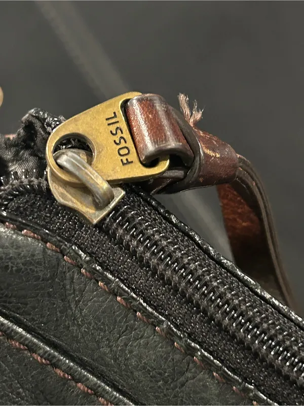 Fossil Dark black Leather Satchel with Brass Zipper Detail - Image 6