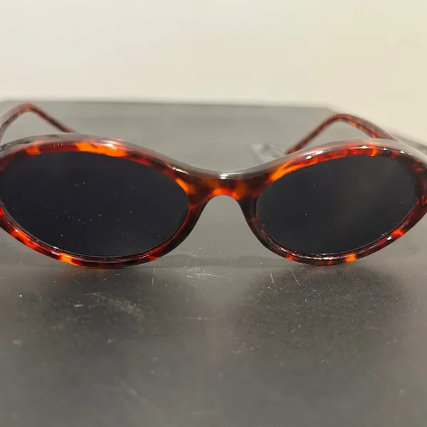 Tortoise Shell Oval Sunglasses Brown - Image 2