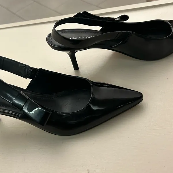 Marc Fisher Black Patent Slingback Pumps with Bow Accent 8M - Image 4