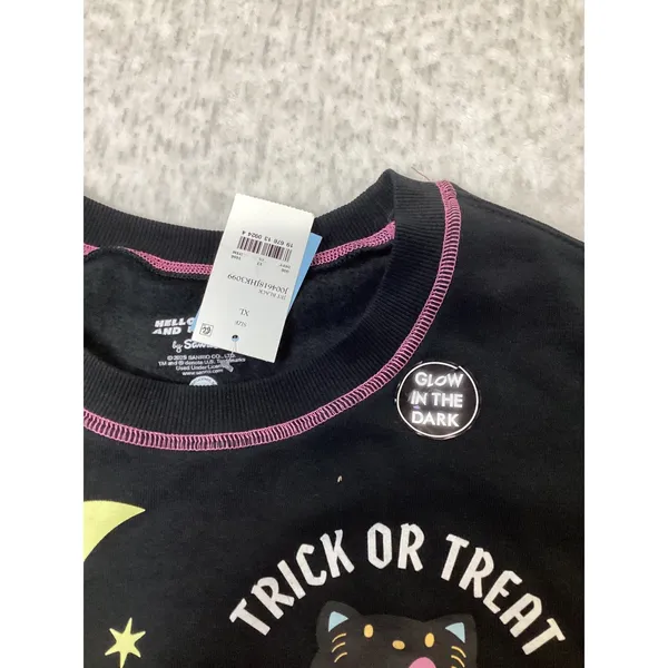 Sanrio Hello Kitty and Friends Halloween Glow in the Dark Sweatshirt XL Black‎ - Image 2