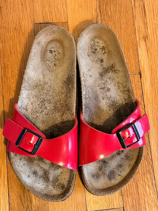 Birkenstock Madrid Sandals Patent‎ Red w Black Buckle size 41 US 8-8.5 - Image 2